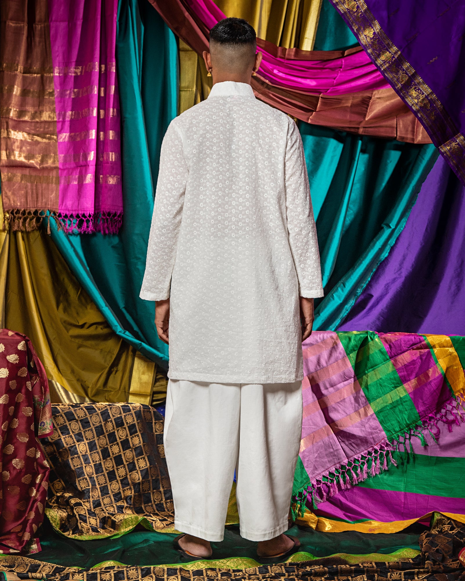 Jippa Pankou Chikankari (White)