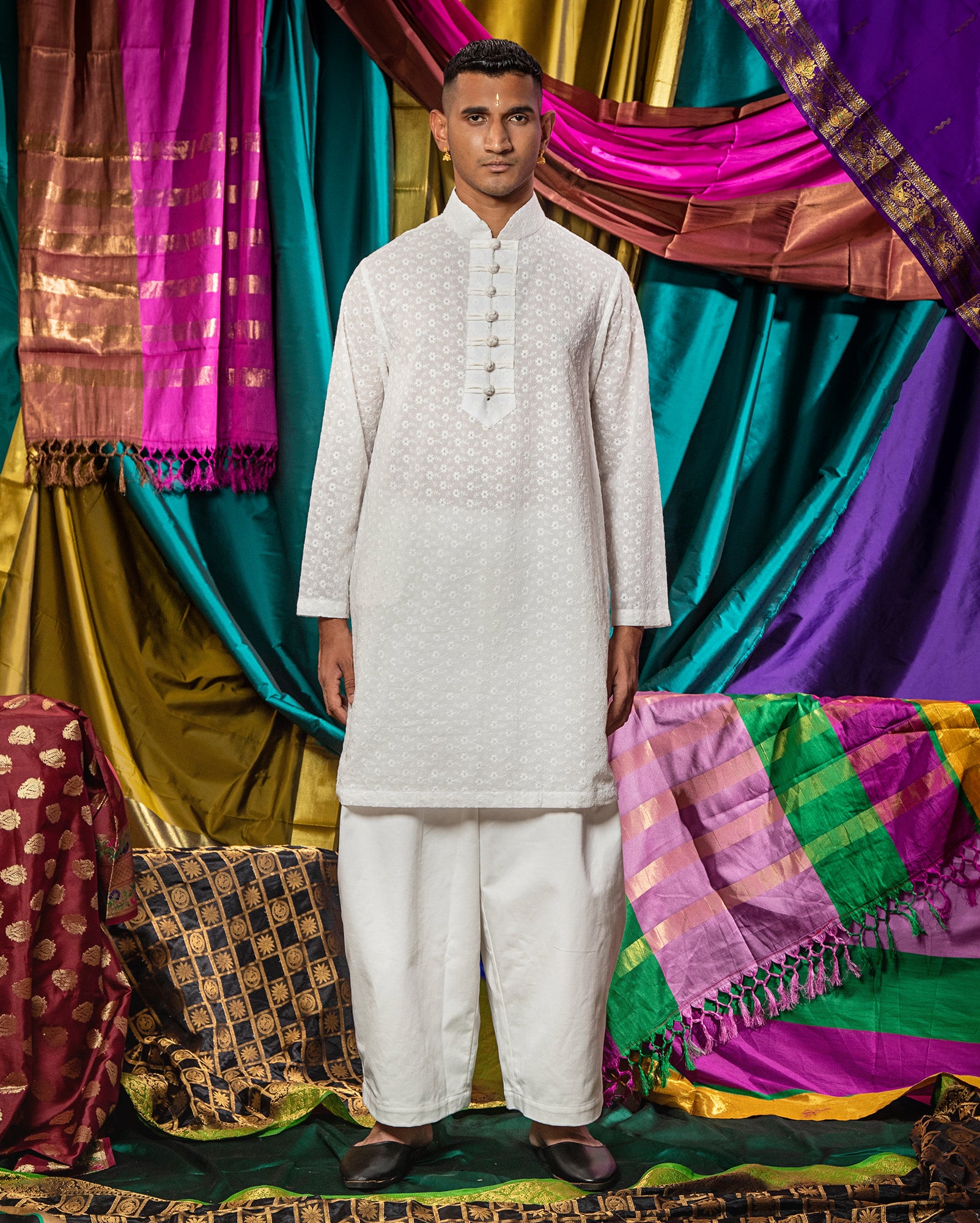 Jippa Pankou Chikankari (White)