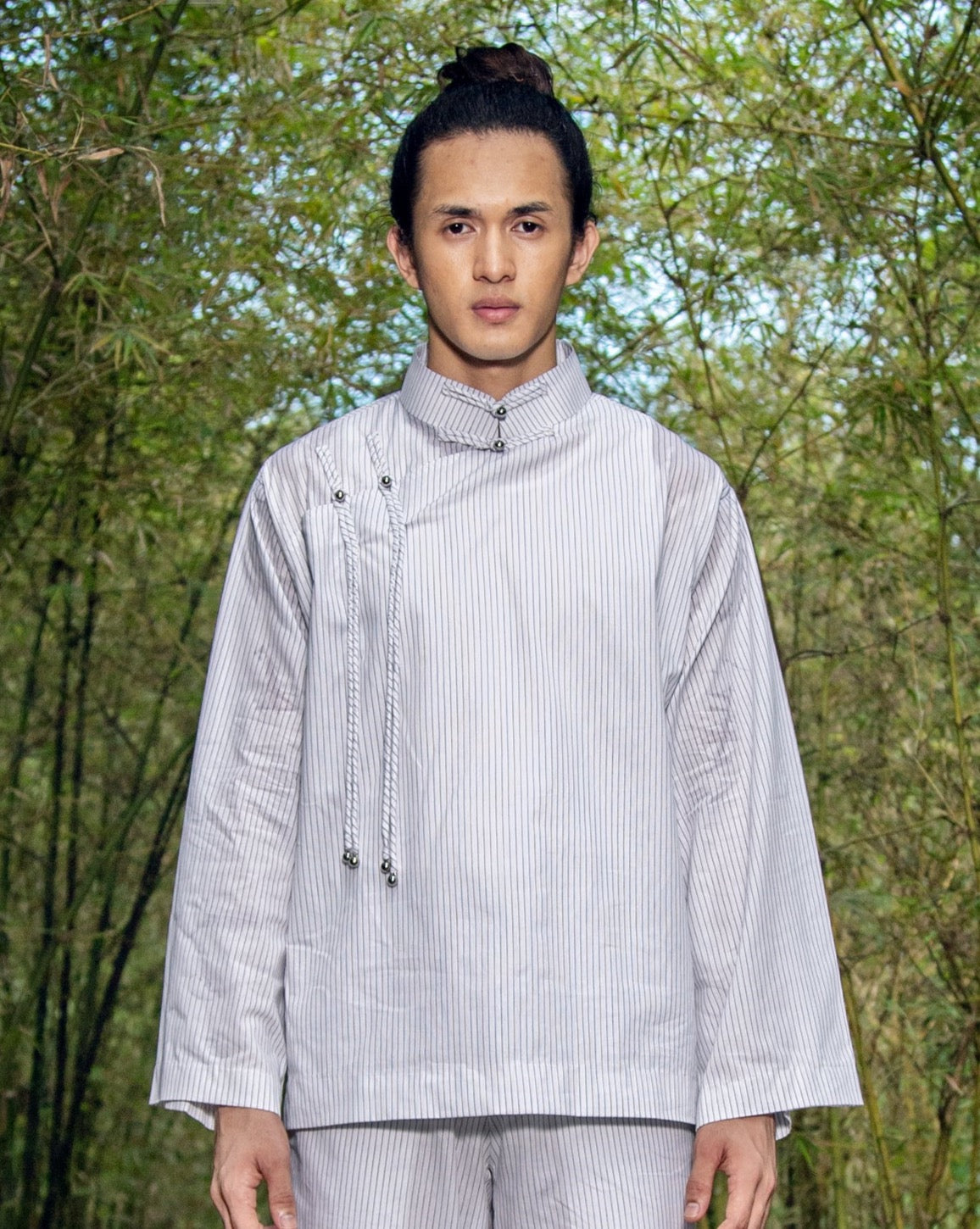 Samfu Pin (White Black Pinstripes) – BEHATI