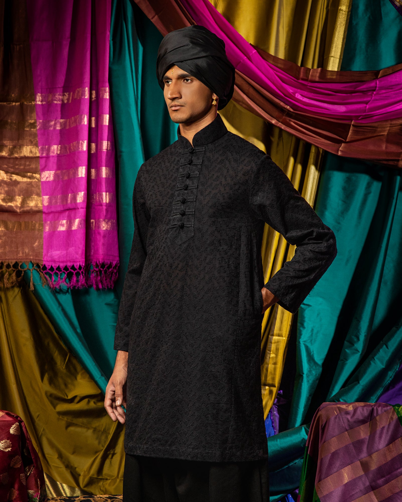 Jippa Pankou Chikankari (Black)