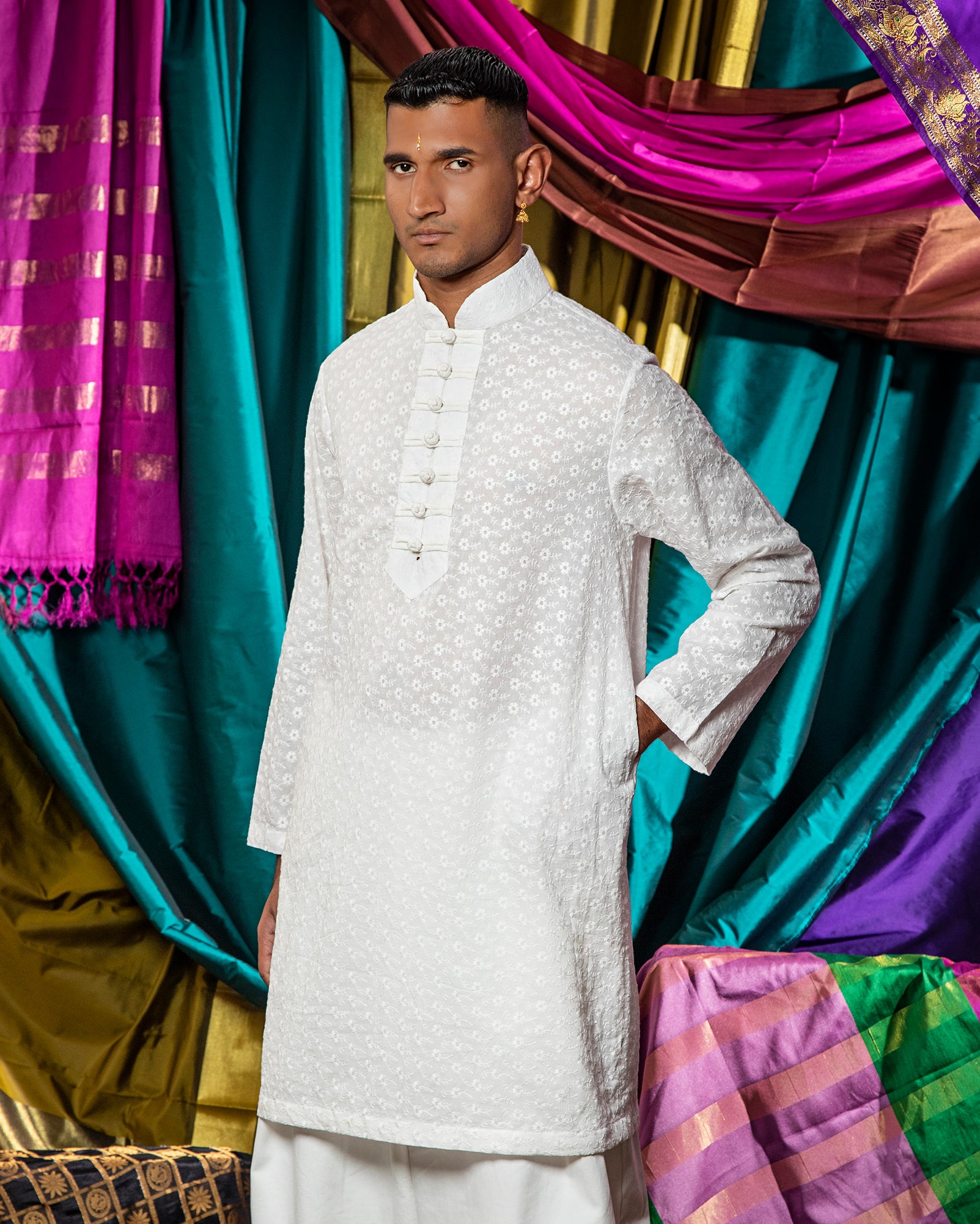 Jippa Pankou Chikankari (White)