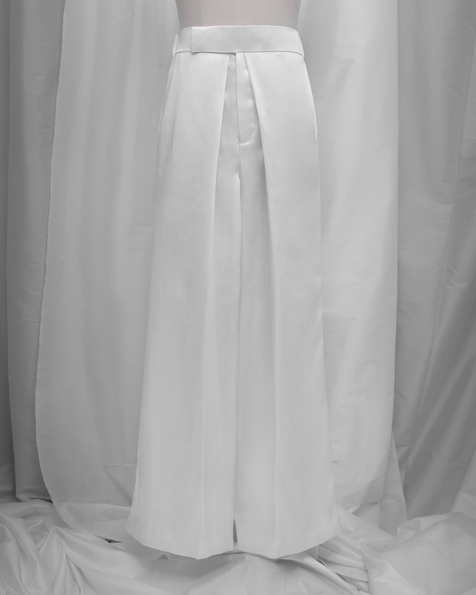Samfu Barat Lurus (White)
