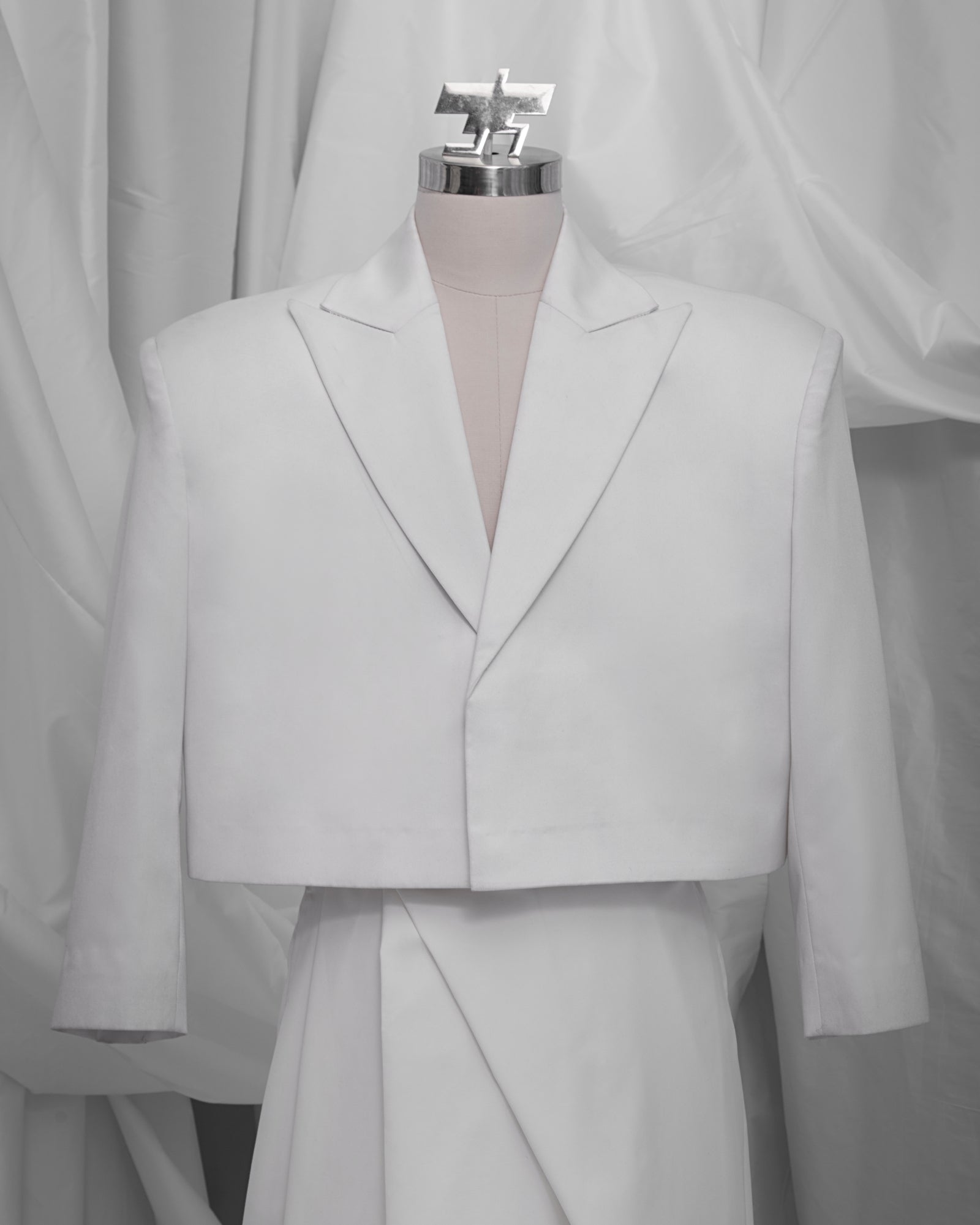 Krop Blazer (White Viscose)