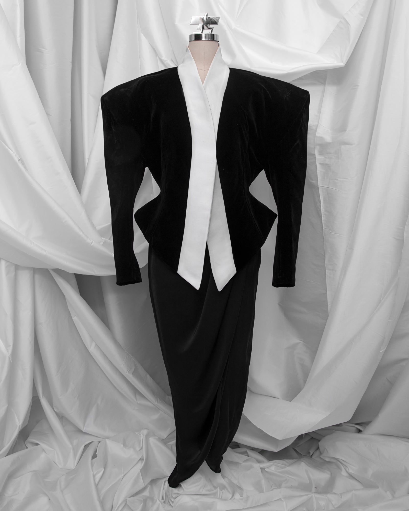 Kebaya Blazer Baldu (Black Velvet)