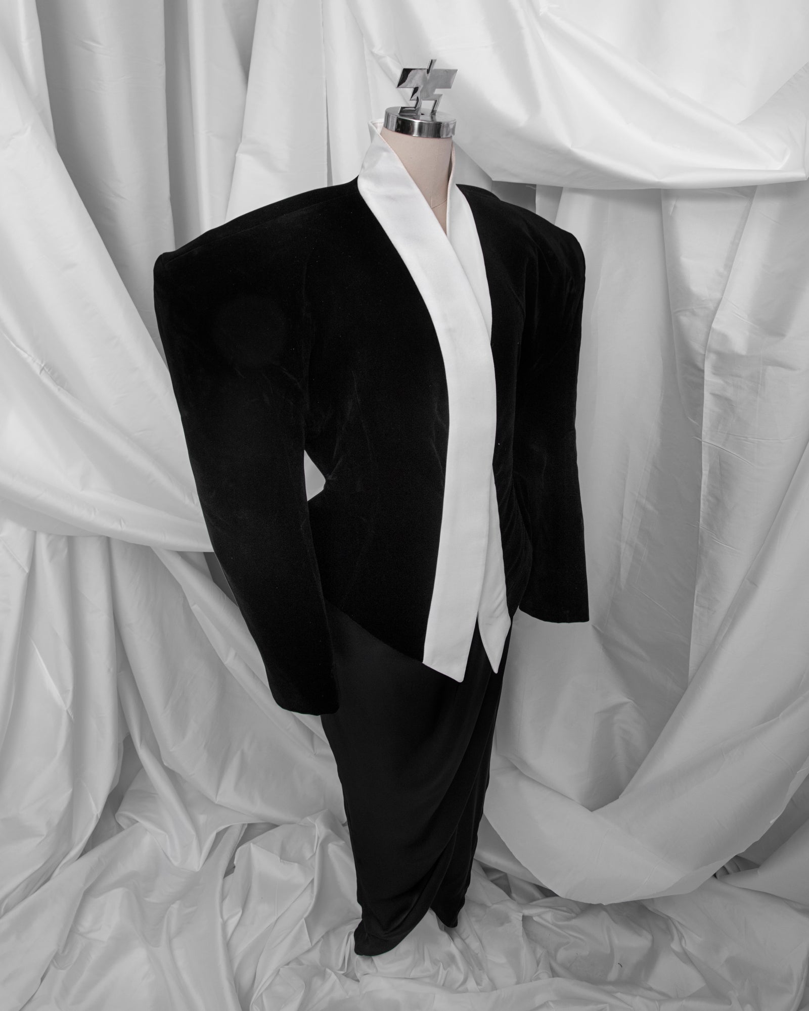 Kebaya Blazer Baldu (Black Velvet)
