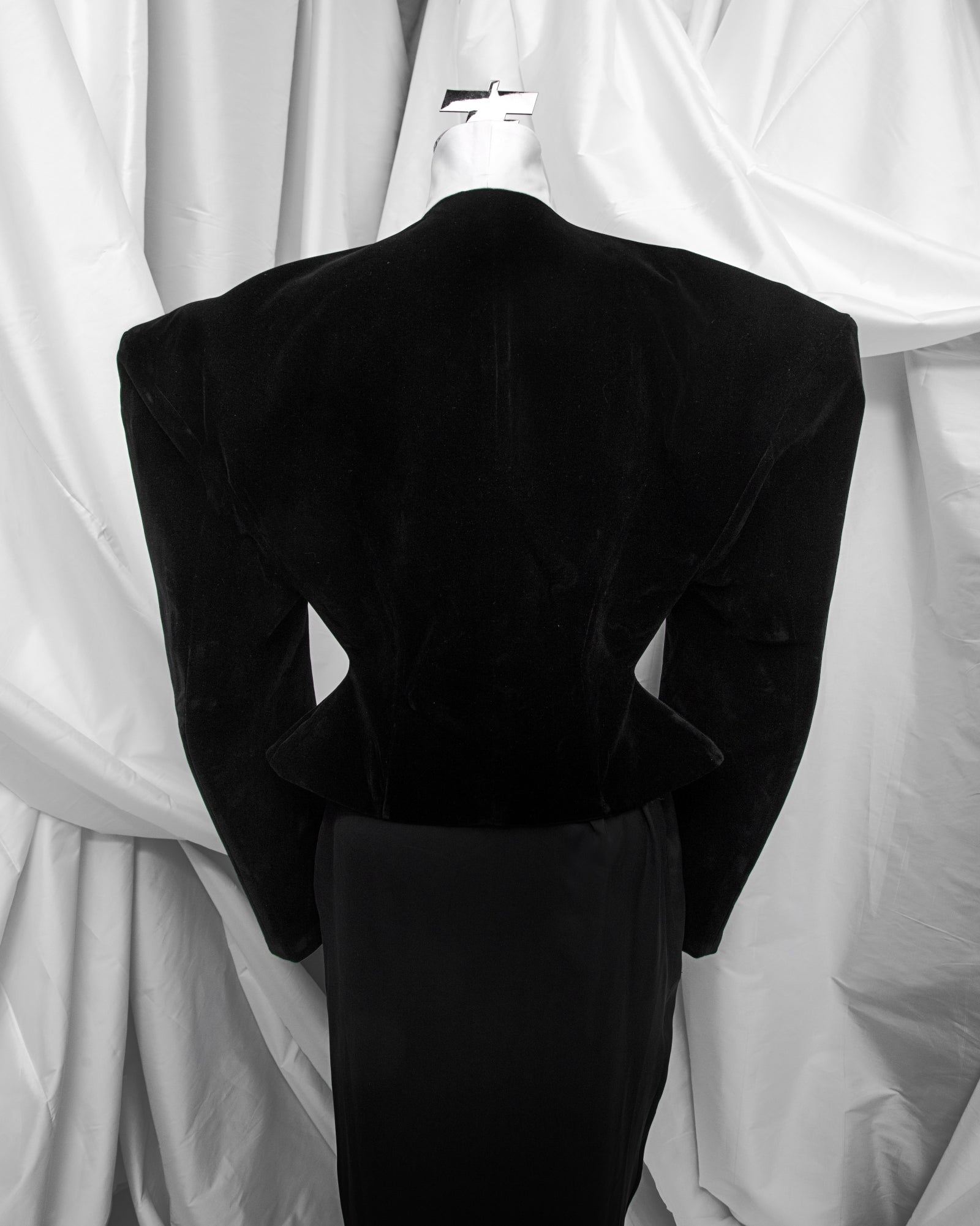 Kebaya Blazer Baldu (Black Velvet)