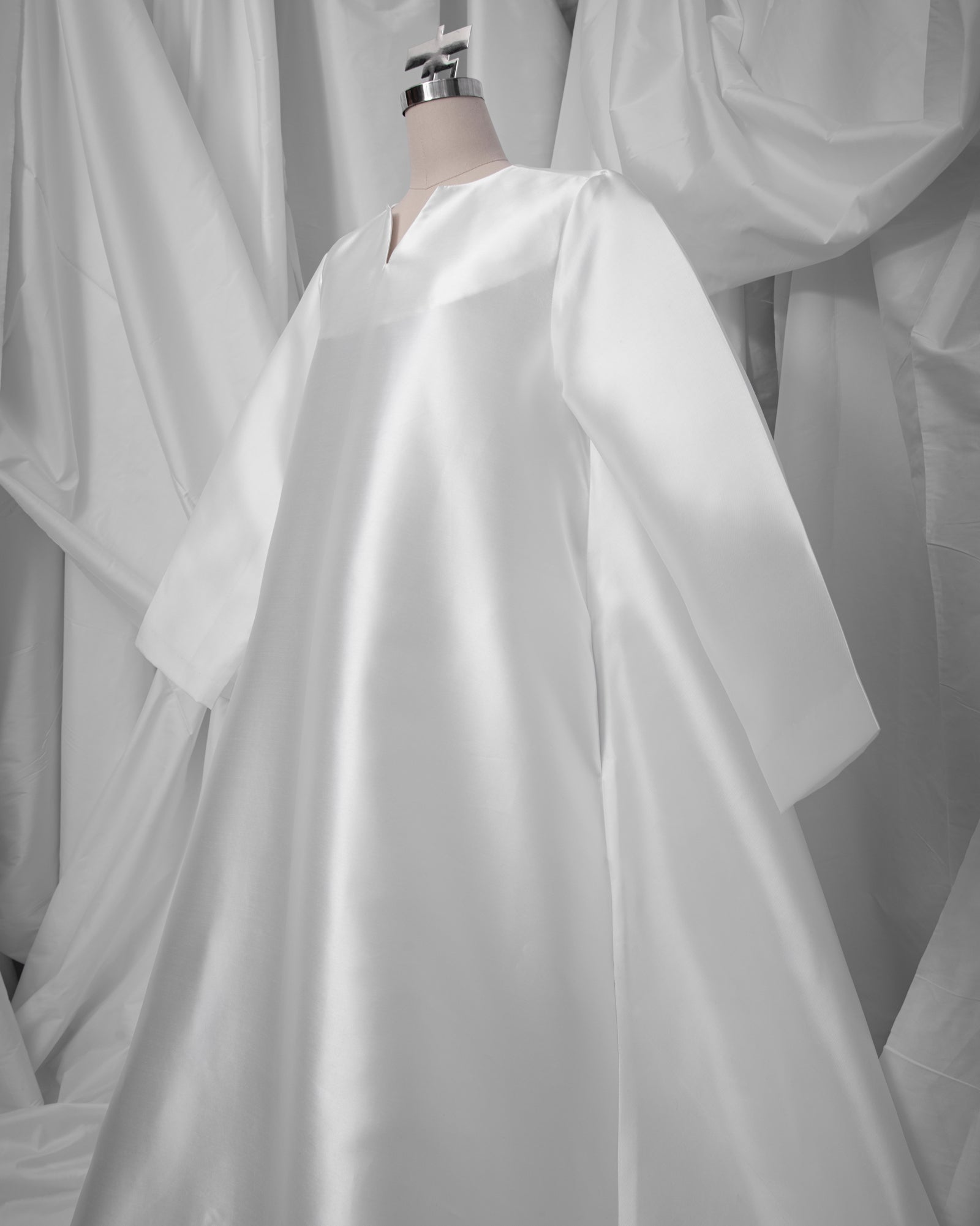 Abaya Amin (White)