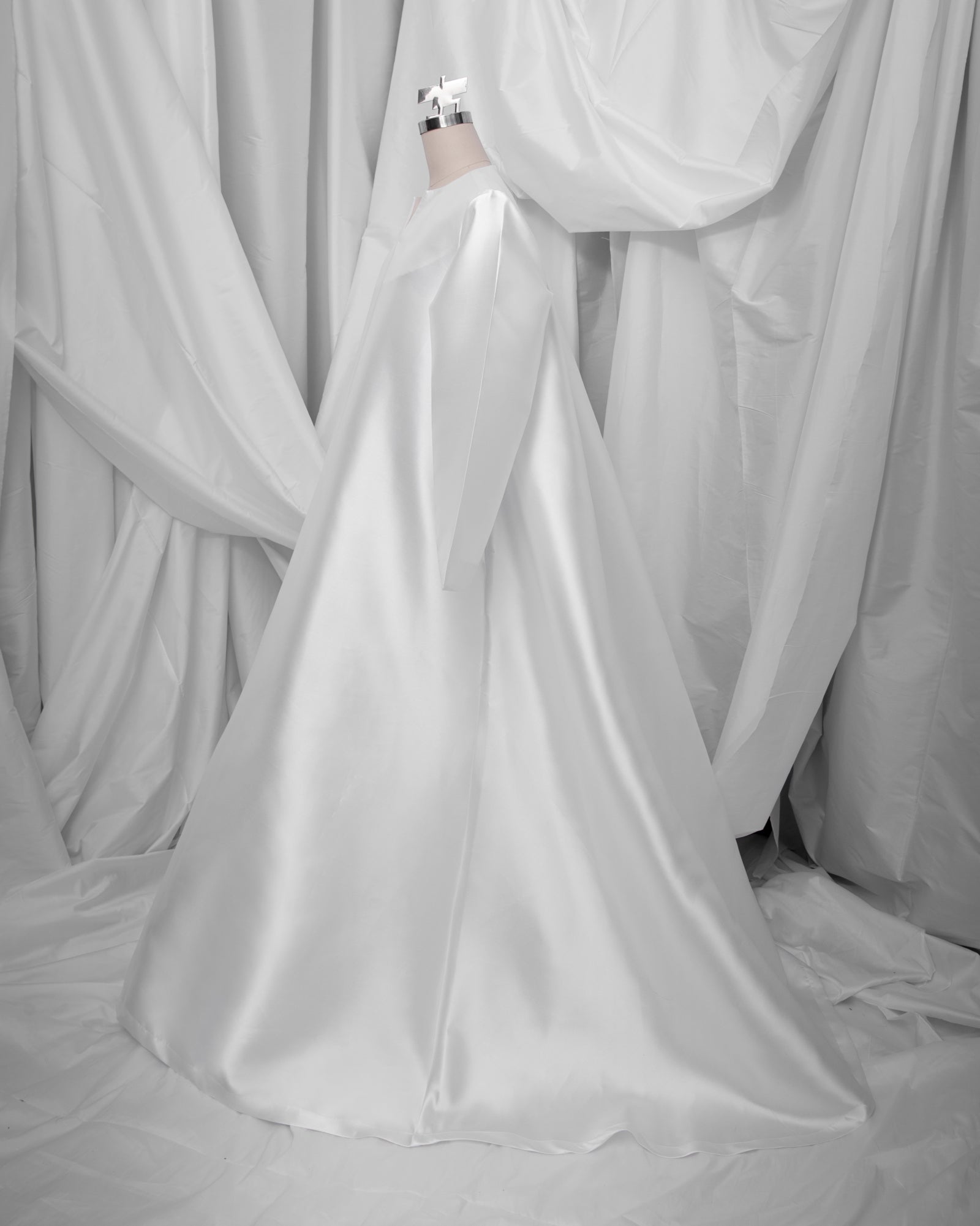 Abaya Amin (White)