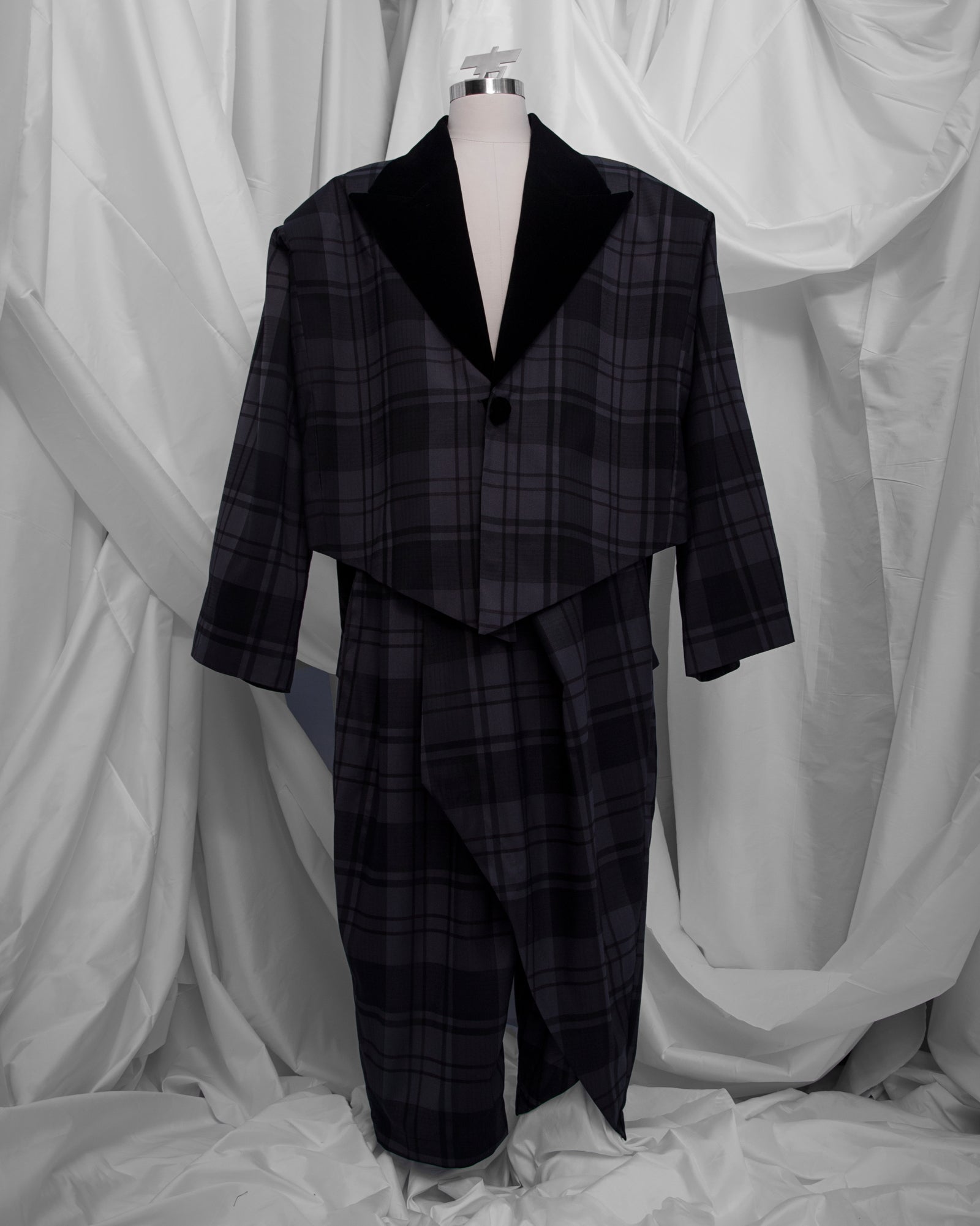 Tuxedo Perwira (Pelikat)