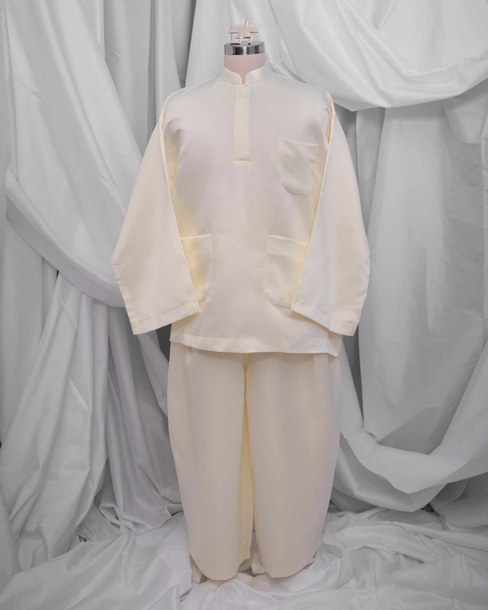 Baju Melayu Oversaiz Klasik (Cream White)