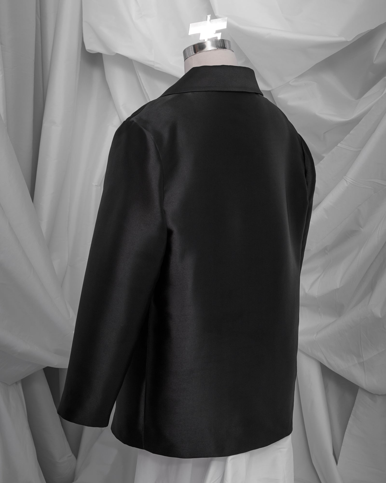 Blazer Atas (Black Taffeta)