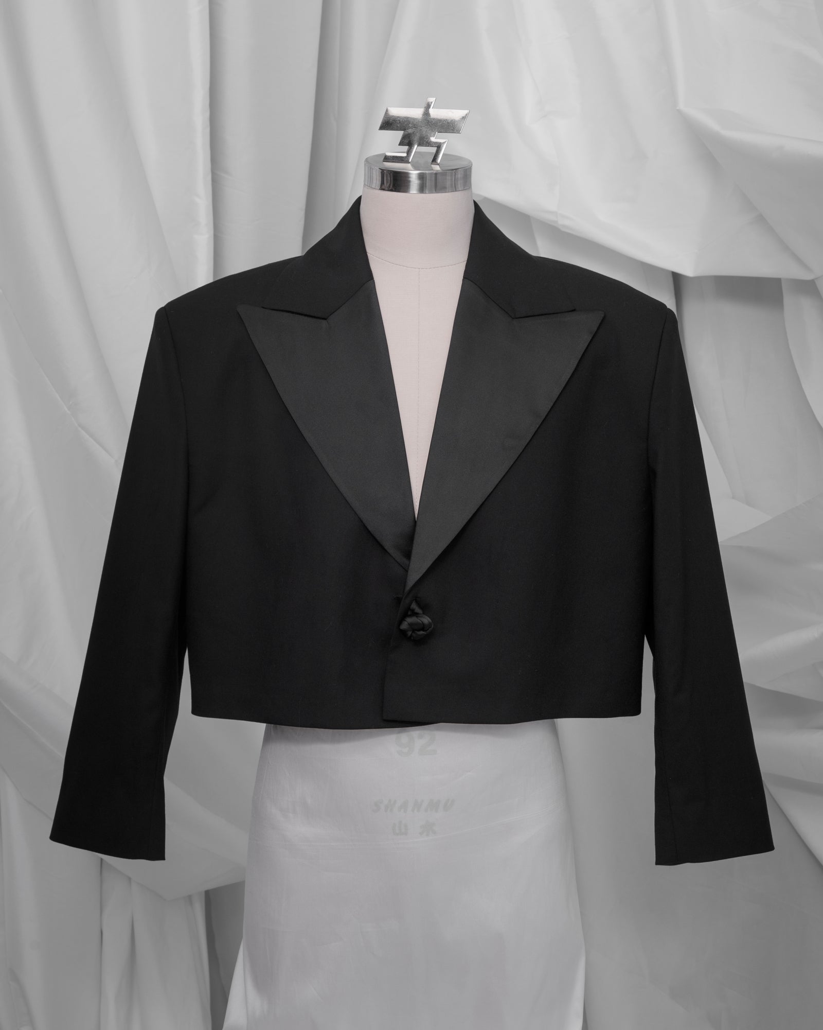 Tuxedo Perwira Krop (Black)
