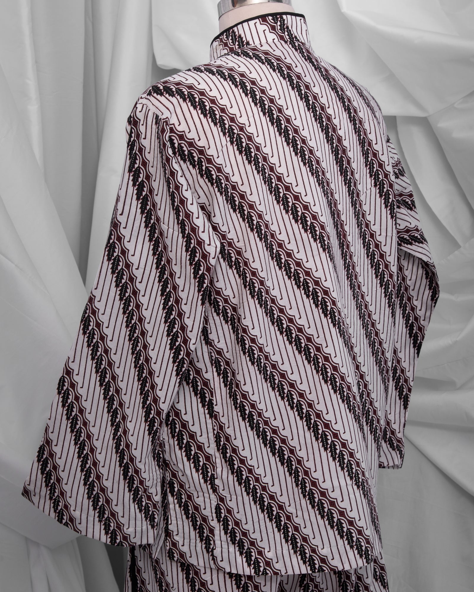 Baju Silang (Batik)