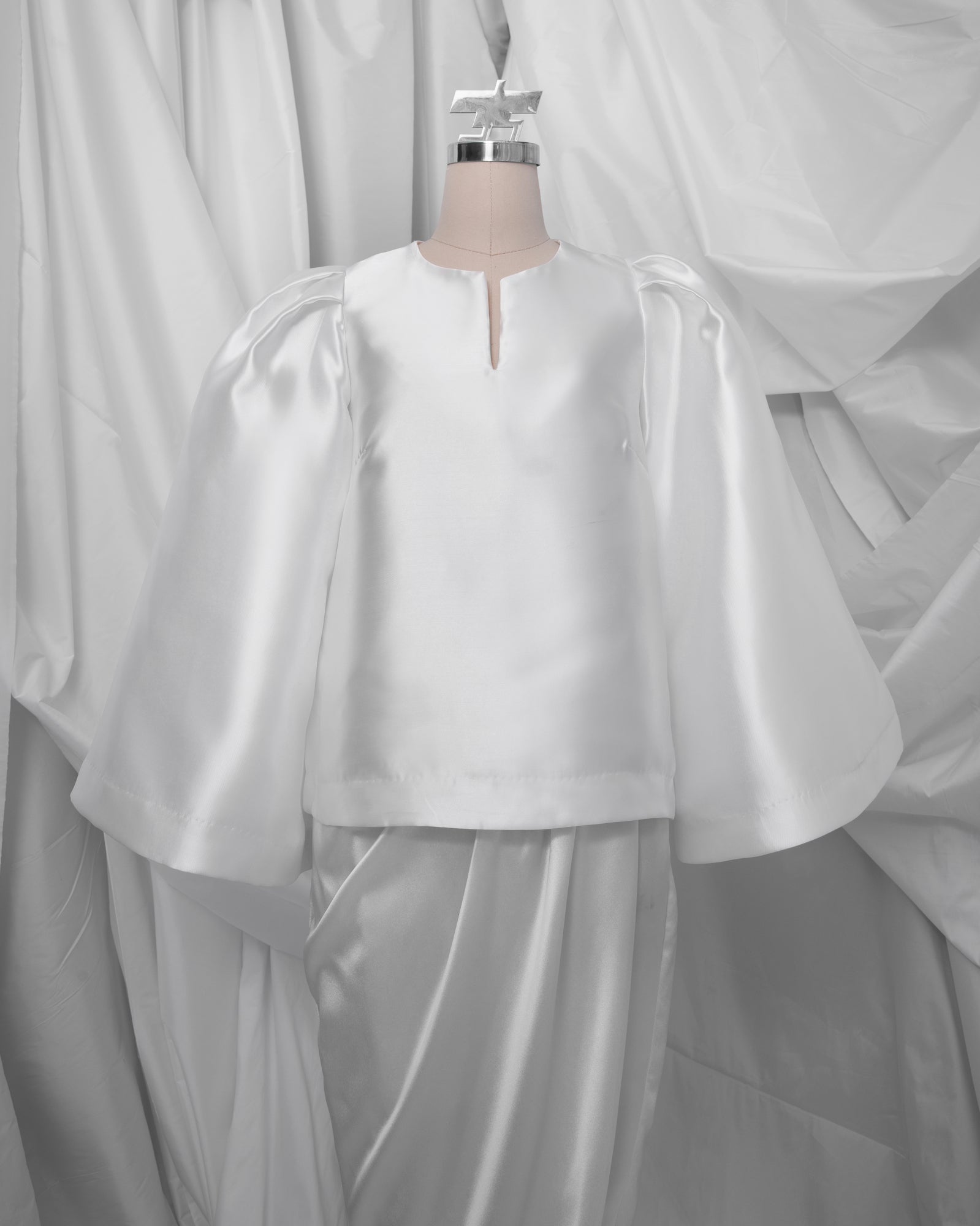Kurung Bell // Sarong Skirt (White)