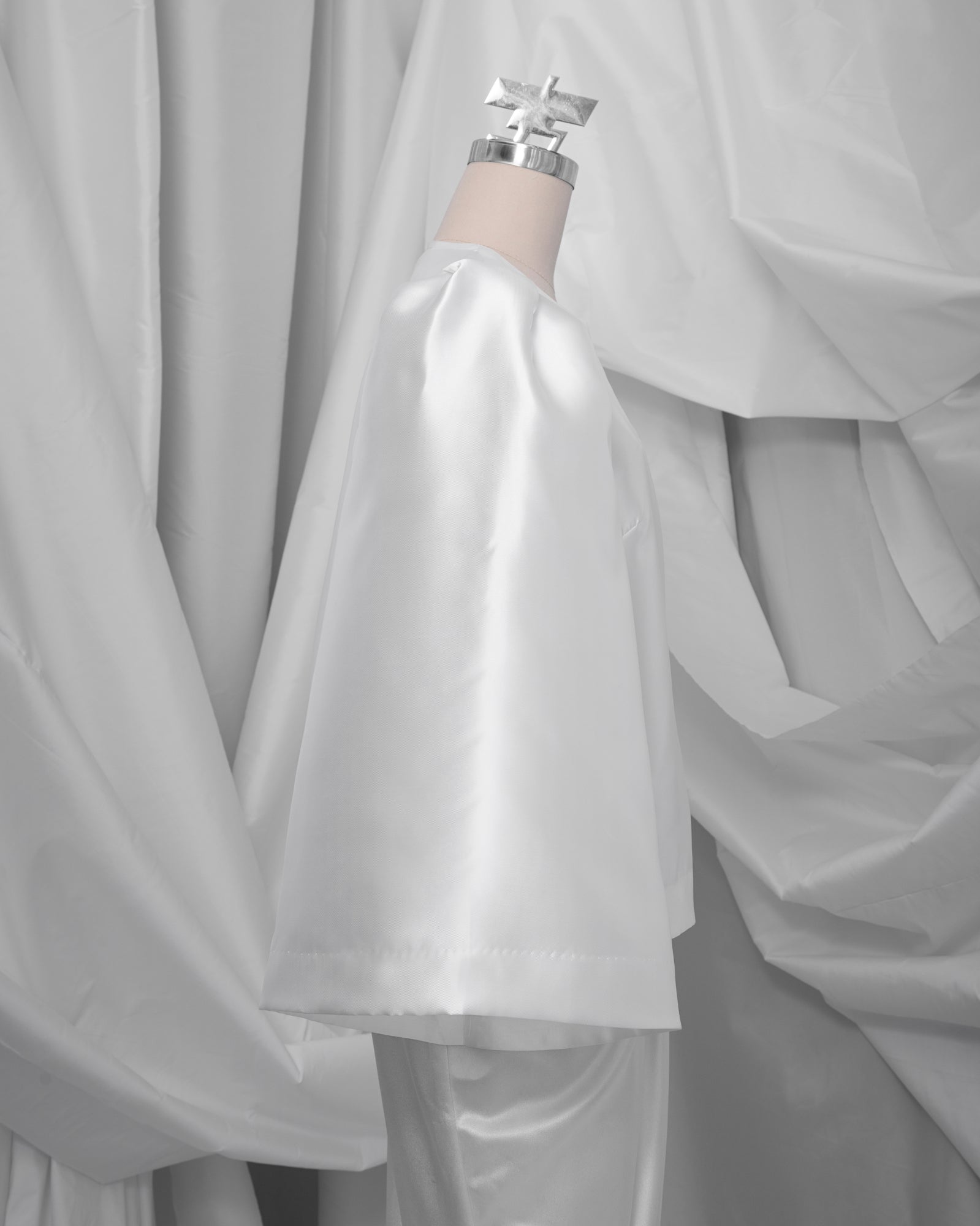 Kurung Bell // Sarong Skirt (White)