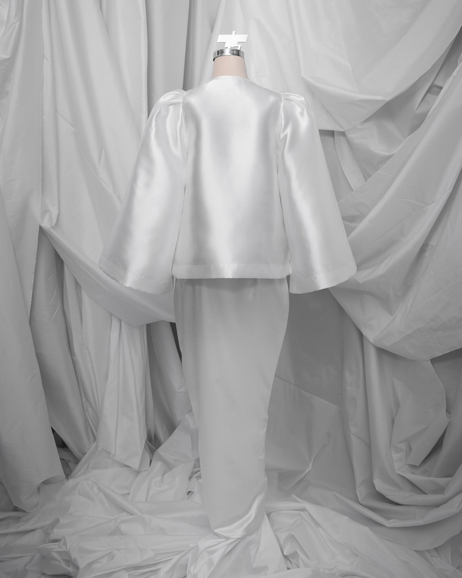 Kurung Bell // Sarong Skirt (White)