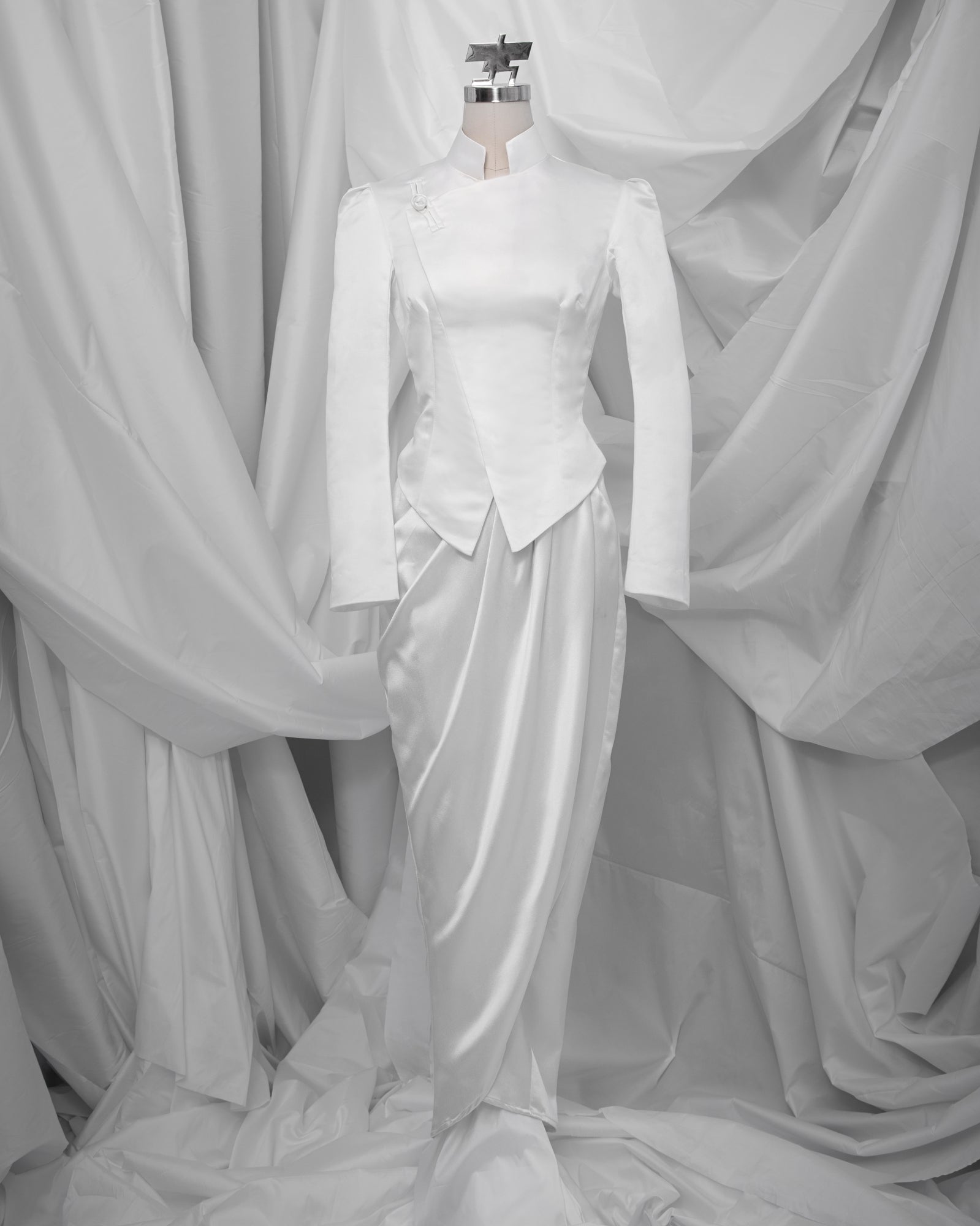 Kebaya Janggan (White Duchess)