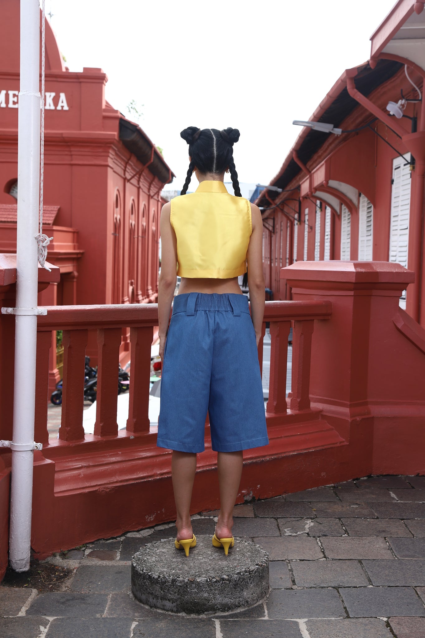 Tang Krop Tiga Butang (Yellow) - Denim Bermuda (Biru)